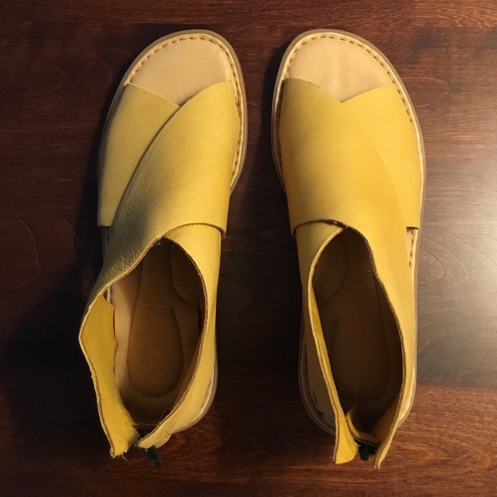 Yellow Born Iwa Sandal Sz 7